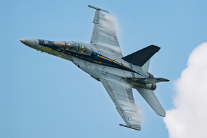 US Navy F-18 Super Hornet tearing through the Sky