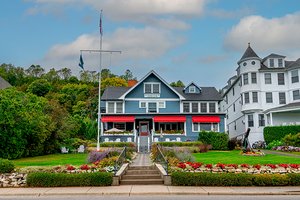 The Mackinac Island Yacht Club