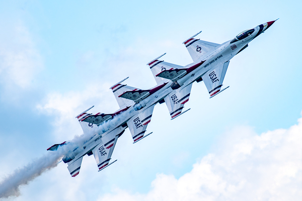 USAF Thunderbirds - Echelon in Review Print